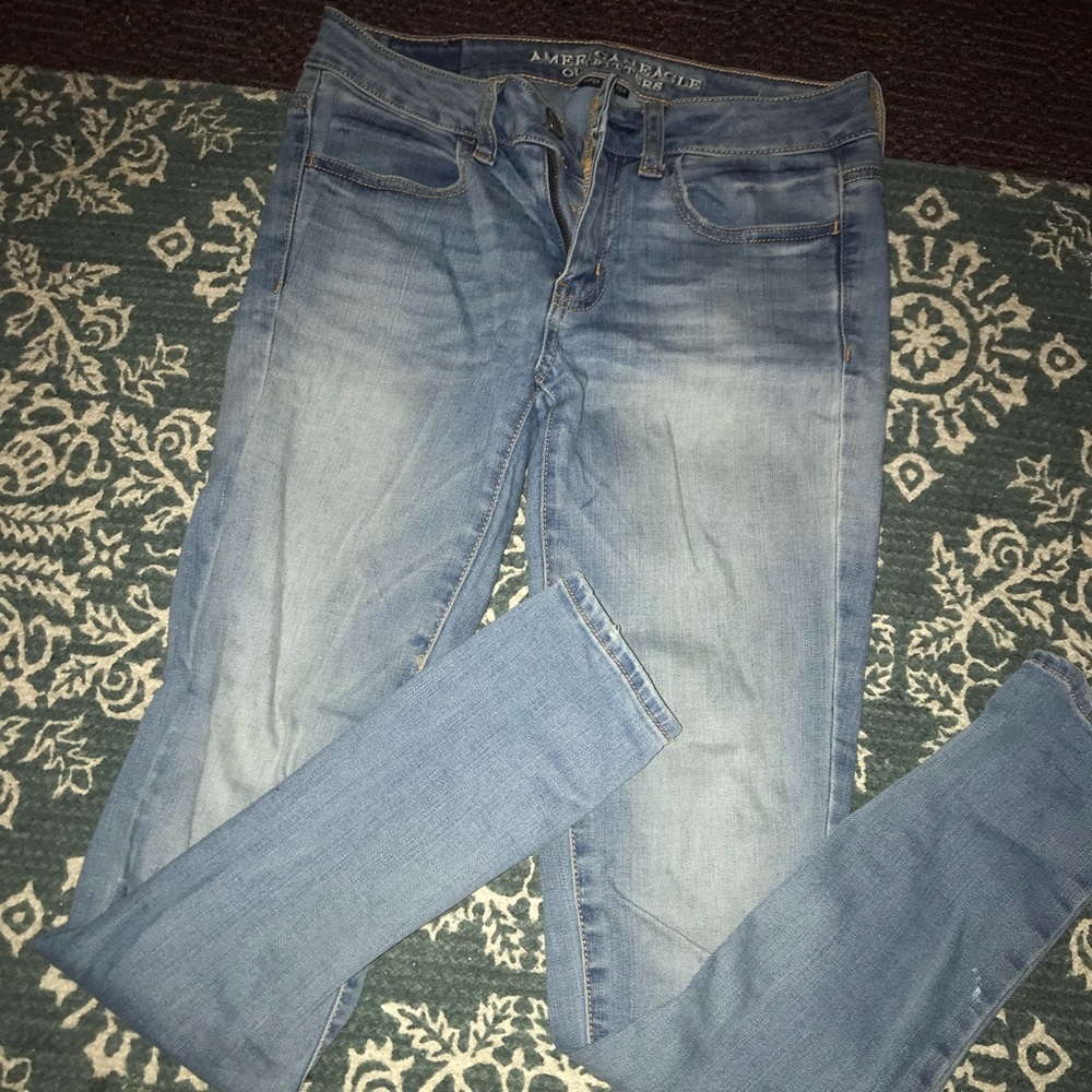 American Eagle light wash jeans